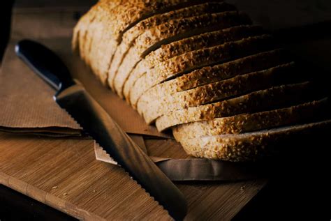 What is a bread knife? | KnivesAdvice