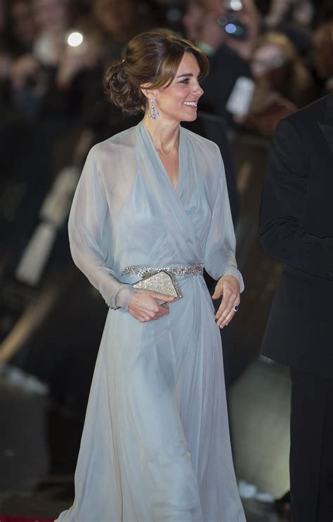 Kate Middleton Braless Photos Her Outfits Without A Bra Life And Style