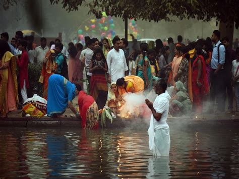 Chhath Puja Delhi Government Declares Public Holiday On Nov Headlines