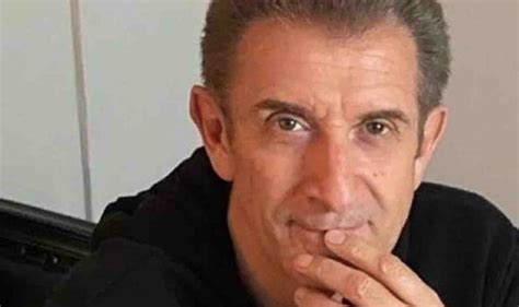 Ezio Greggio Sapete Dove Vive La Dimora Da Sogno Del Conduttore