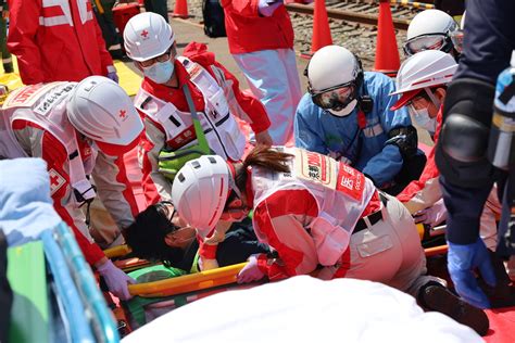 「列車脱線事故に備える」jr列車事故対応訓練に参加｜京都府支部からのお知らせ｜日本赤十字社 京都府支部