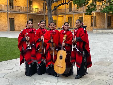 These Texas All Female Mariachi Groups Are Breaking Down Stereotypes