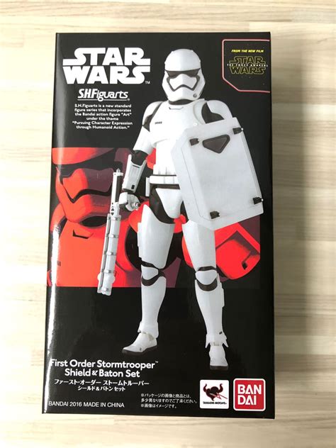 Star Wars S H Figuarts First Order Stormtrooper With Shield And Baton