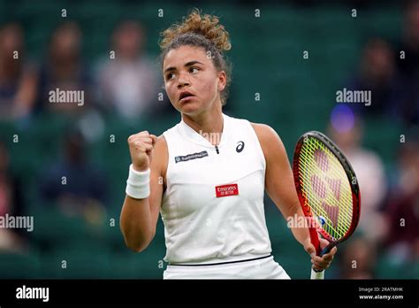 Jasmine Paolini reacts during her match against Petra Kvitova (not ...