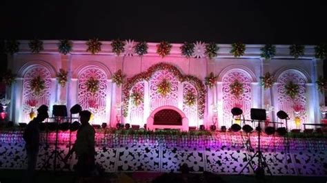 Golden Fiber Wedding Stage For Indoor At Rs Set In Saharanpur