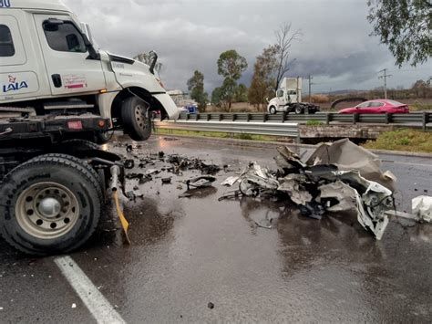 Fatal accidente en la Autopista México Querétaro deja tres muerto