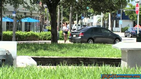 Curvy Inked Babe Pussyeaten By Lesbian Babes