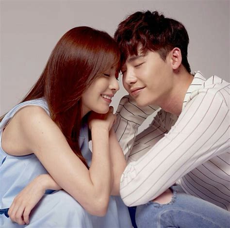 Lee Jong Suk And Han Hyo Joo Couple Sweetness 1 Bismillah