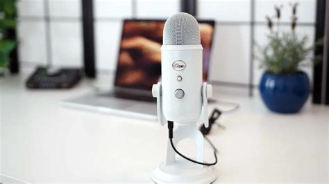 Blue Yeti Test DAS Mikrofon für Gamer Streamer delamar de