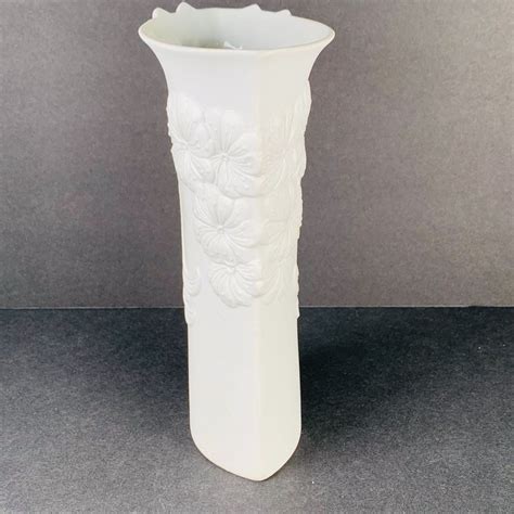 Ak Kaiser W Germany White Bisque Porcelain Vase Manfred Frey Signed