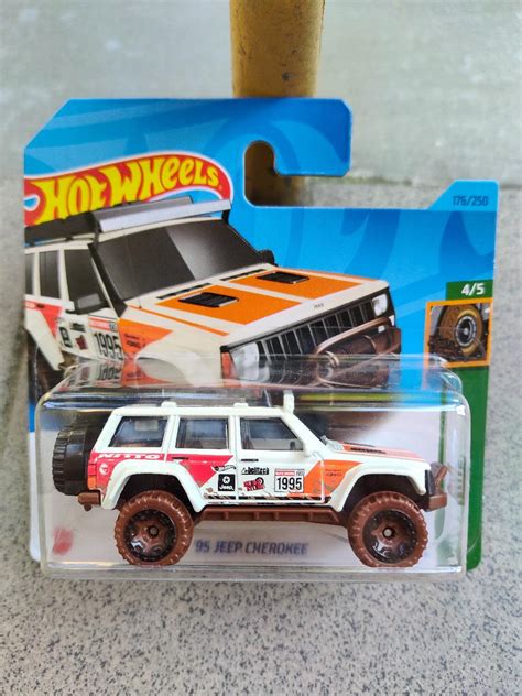 HOT WHEELS JEEP CHEROKEE TH TREASURE HUNT Aukro