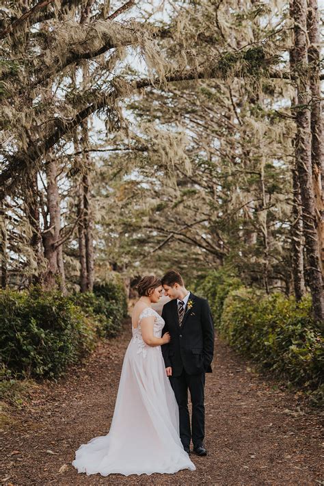 Rainy And Moody Cape Kiwanda Elopement On The Oregon Coast Showit Blog