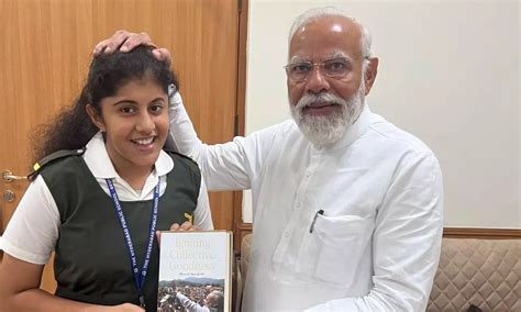 Pm Modi Honours 12 Year Old Hyderabad Girl For Promoting Literacy