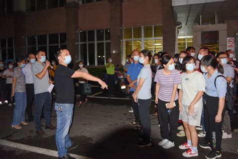 廉江市人民医院 昼夜奋战，风雨兼程！廉医人坚守“疫”线