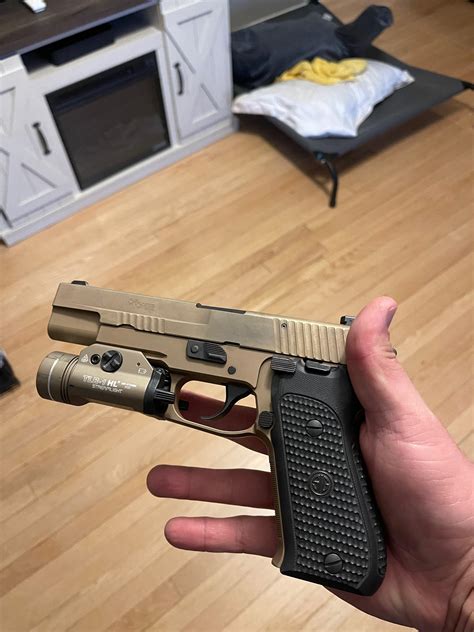 Sig Sauer P220 Scorpion Elite