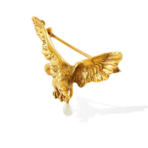 French Nineteenth Century Carved Gold Eagle Brooch For Sale at 1stDibs