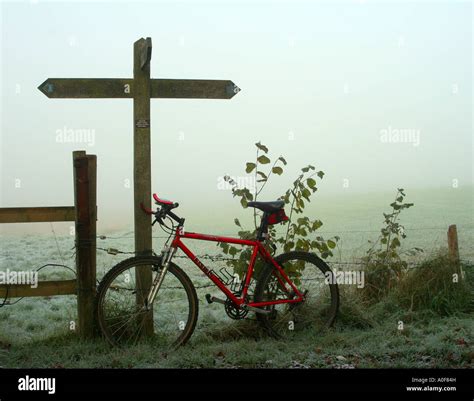 Wegweiser Radwege Fotos Und Bildmaterial In Hoher Aufl Sung Seite