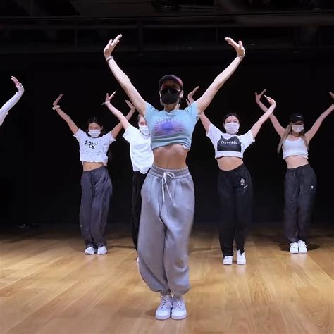 lalisa dance practice vdo   dancer lifestyle dance dreams