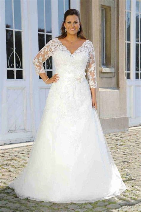 Plus Size Bridal Dress With Long Sleeves The Lace Jacket Is A Nice