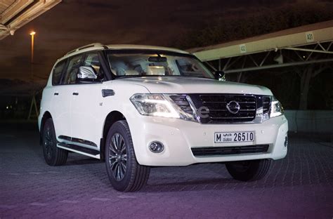 Rent A Nissan Patrol Bright White Id In Dubai Renty Ae