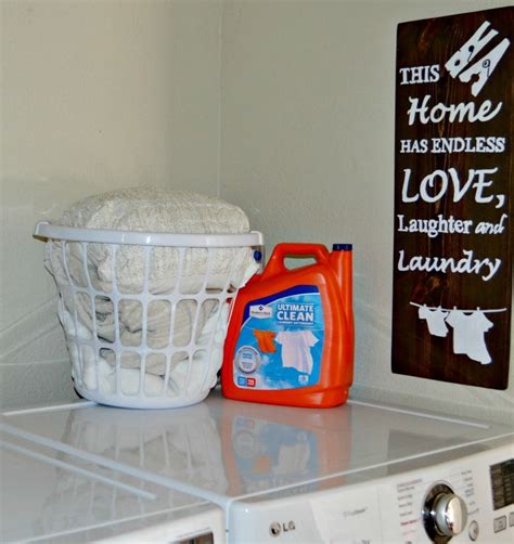 DIY Wooden Sign for Laundry Room (Tutorial) - My Latina Table