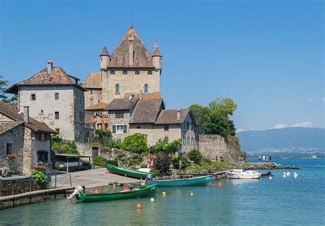 Haute Savoie Yvoire Parmi Les 50 Plus Beaux Villages De France Du Routard