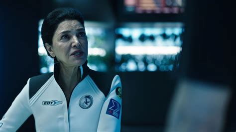 The Fashion of The Expanse — Chrisjen Avasarala, The Expanse, Season 3 ...