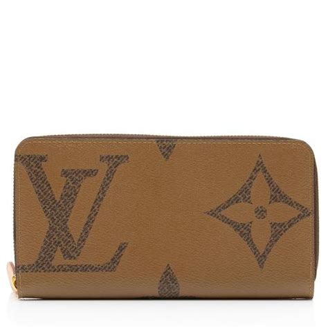 Louis Vuitton Giant Reverse Monogram Zippy Wallet