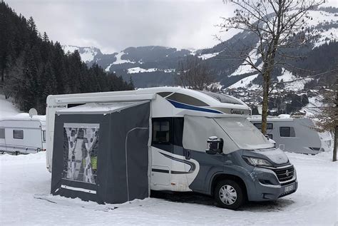 Johann nous donne son avis sur le sas à neige de son camping car Le