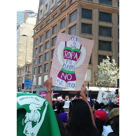 Hasta Bordados Los Carteles Más Creativos Que Dejó La Marcha Del 8m Publimetro Chile