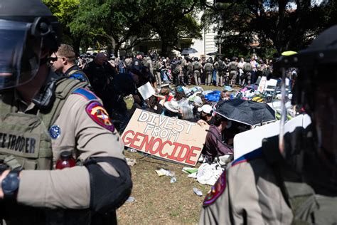 Pro Palestinian Protesters In Texas Are Calling For Universities To