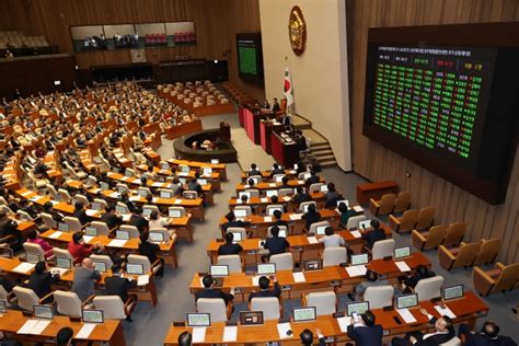 노란봉투법·방송3법 국회 본회의 통과野 이동관 탄핵안 보고 與 필리버스터 철회로 맞불 서울신문