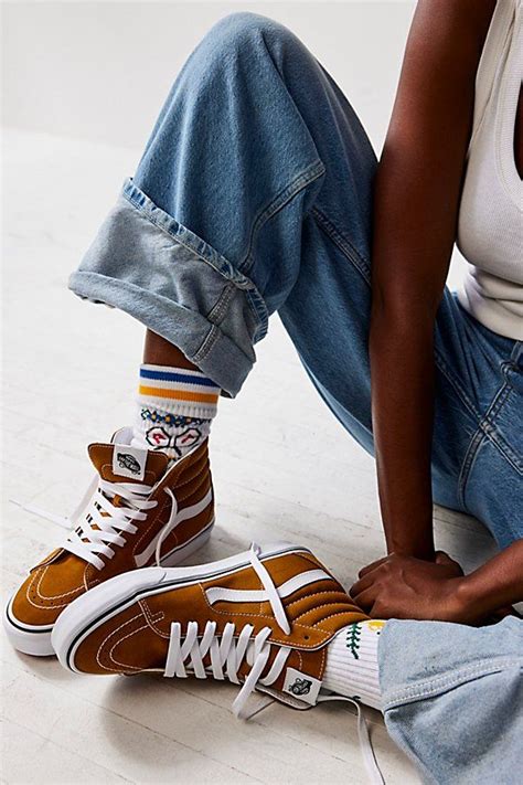 Vans Sk8-Hi Top Sneakers en 2024 | Ropa, Moda urbana, Calcetines felices