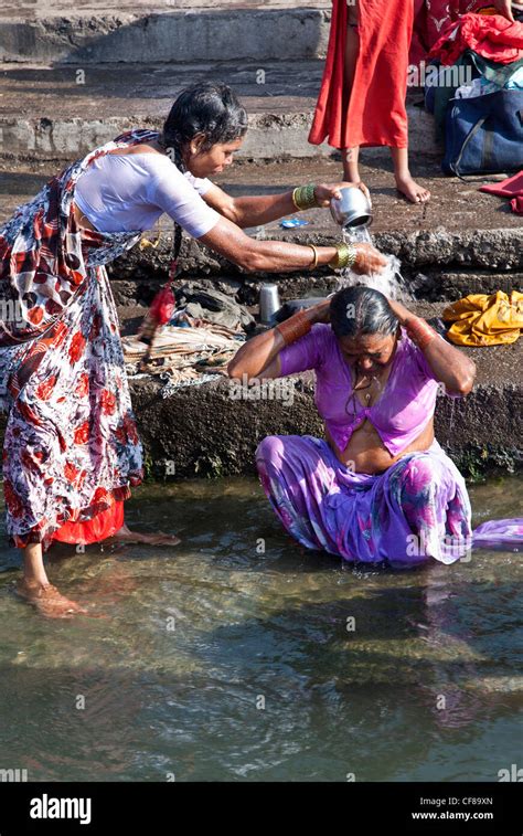 Rituelle Waschungen Fotos Und Bildmaterial In Hoher Aufl Sung Alamy