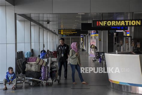 Bandara Kertajati Beroperasi Penuh Bandara Husein Masih Layani