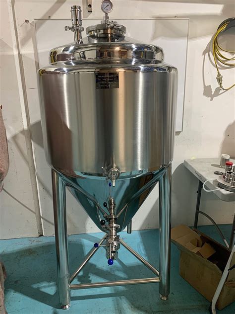 Hl L Fv Fermentation Vessels Unitanks In Stainless Steel