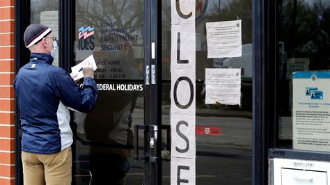 Another 1 877 Million Americans File For Unemployment Benefits Cgtn