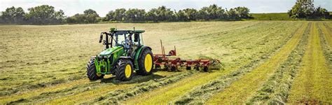 John Deere Introduces New M Tractor