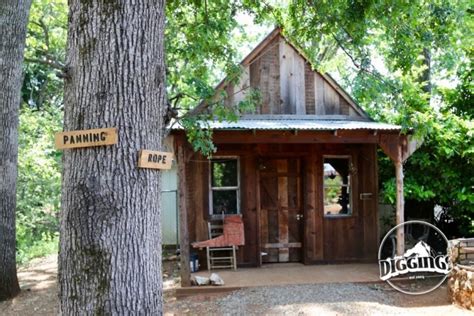 Gold Nugget Museum: "Dogtown Nugget" History in Paradise, California