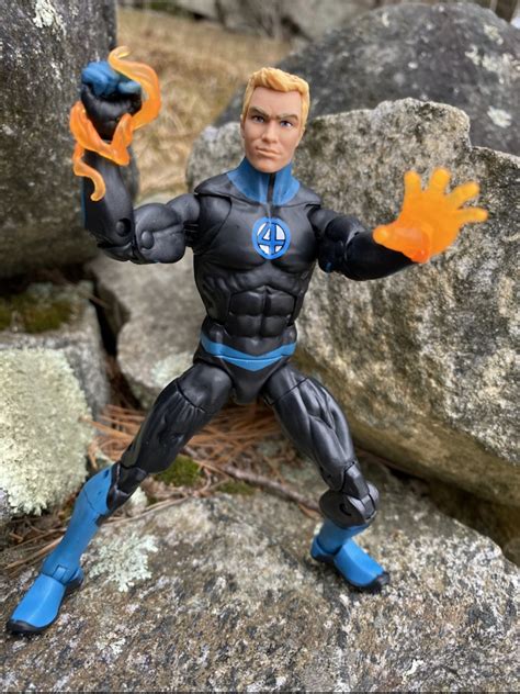 REVIEW Fantastic Four Marvel Legends Human Torch Johnny Storm Figure