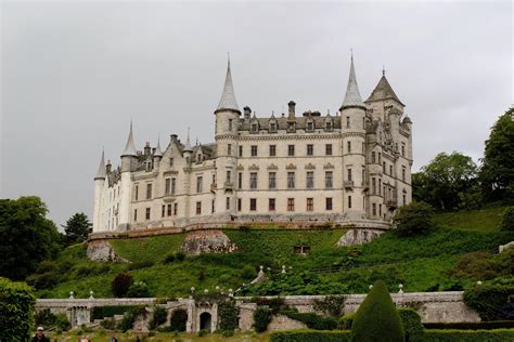 Dunrobin Castle, Scotland : r/Castleporn