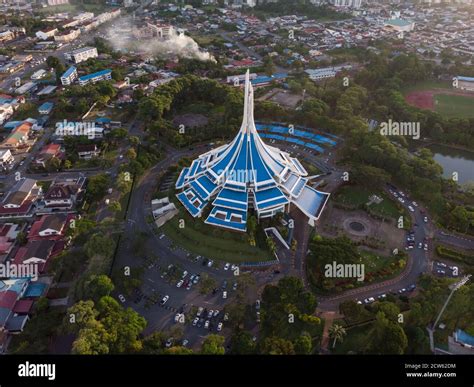 majlis bandaraya in english - Sean Langdon