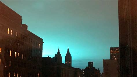 Weird Blue Light In Nyc After Explosion What We Know So Far News 4