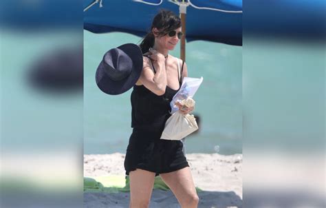 Pics Courteney Cox Wears Black Bikini In Miami