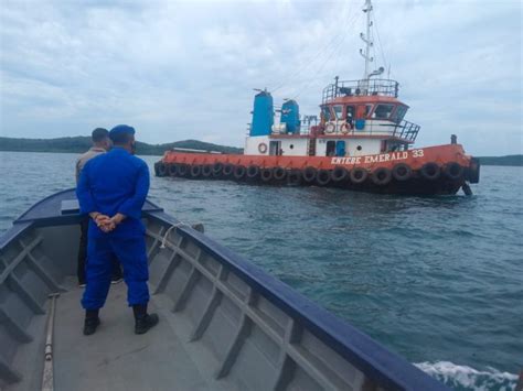 Tongkang Bermuatan Bauksit Terbalik Di Perairan Numbing Bintan Ulasan Co