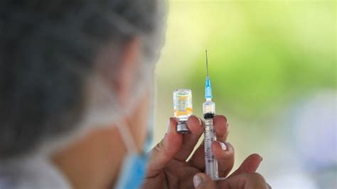 Vaccini Over 80 Si Parte Come Si Prenota Vanity Fair Italia