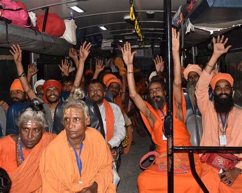 J K L G Flags Off First Batch Of Amarnath Pilgrims