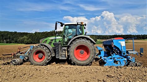 Fendt 724 Vario Power mit Lemken Saphir 7 bei der Zwischenfrucht säen