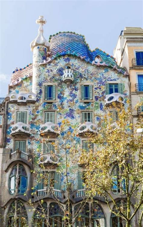 Barcelona Gaudi House Puzzle Factory