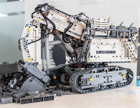 L Escavatore Lego Technic Liebherr R9800 Si Mostra Al Bauma Aggiornato Lega Nerd